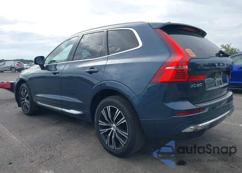 2022 Volvo Xc60 B5 Inscription z USA, uszkodzony, nr VIN YV4L12RL2N1961040